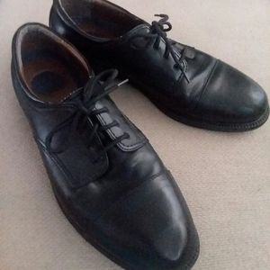 Men's size 15 wide dress shoe